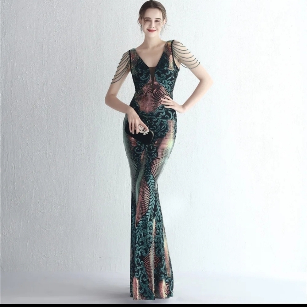 Green,  Floral Print,  Sleeveless,  V Neck,  Round Back,  Beaded,  Sequi…